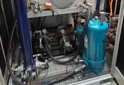 Hydraulic test bench with CJC Fine Filter unit for oil contamination control.