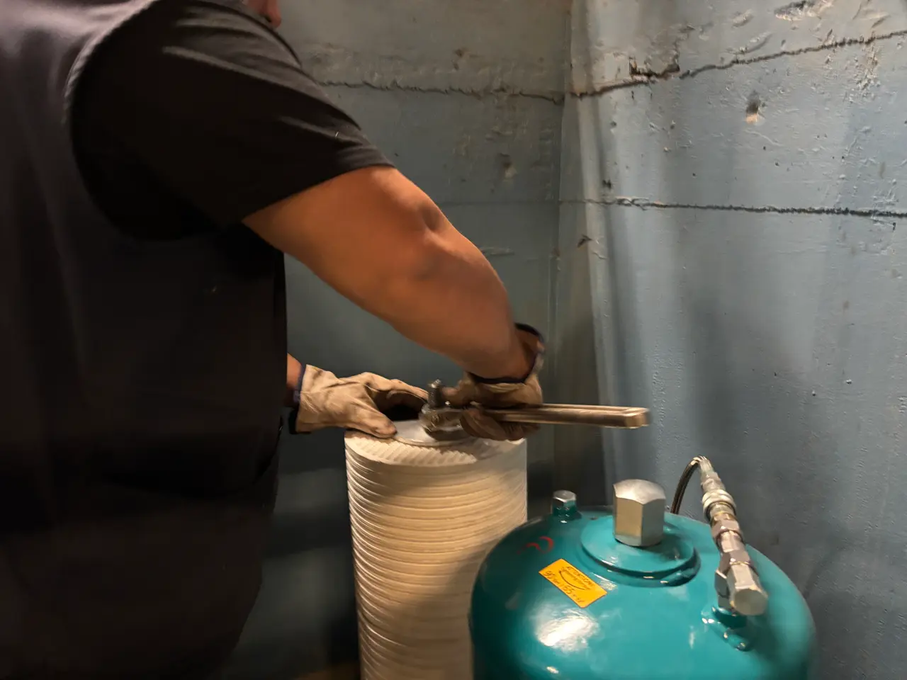 Filter-insert servicing pictured in the TIRME story.