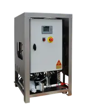 CJC® D10 compact water removal unit for small hydraulic and lubrication systems, designed to control moisture without complex installation.